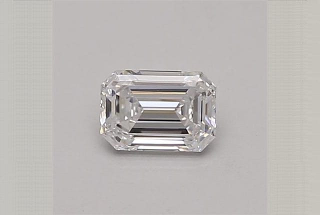 0.33 Carat Emerald Laboratory-Grown Diamonds